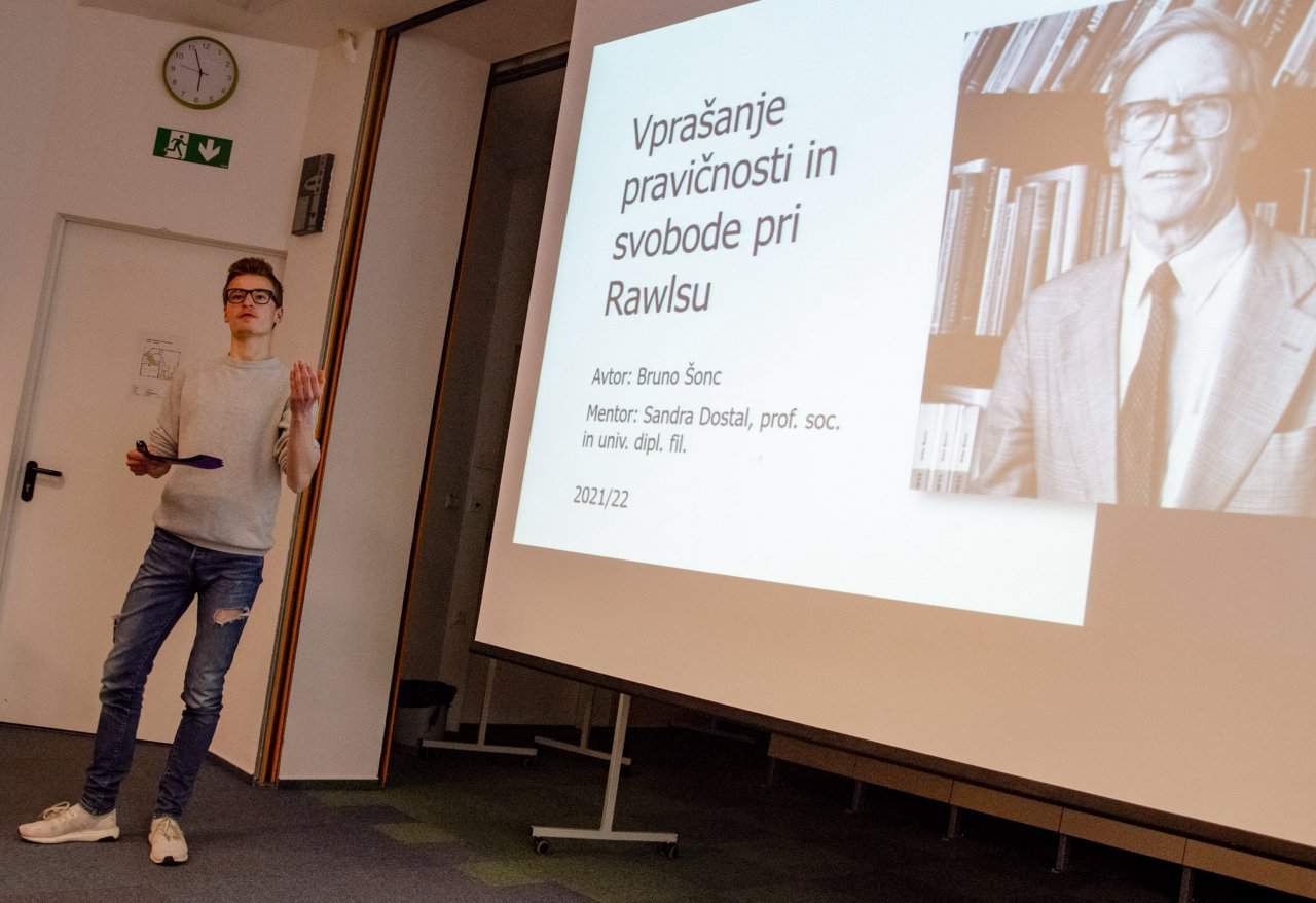 Predstavitev raziskovalne naloge dijaka Bruna Šonca