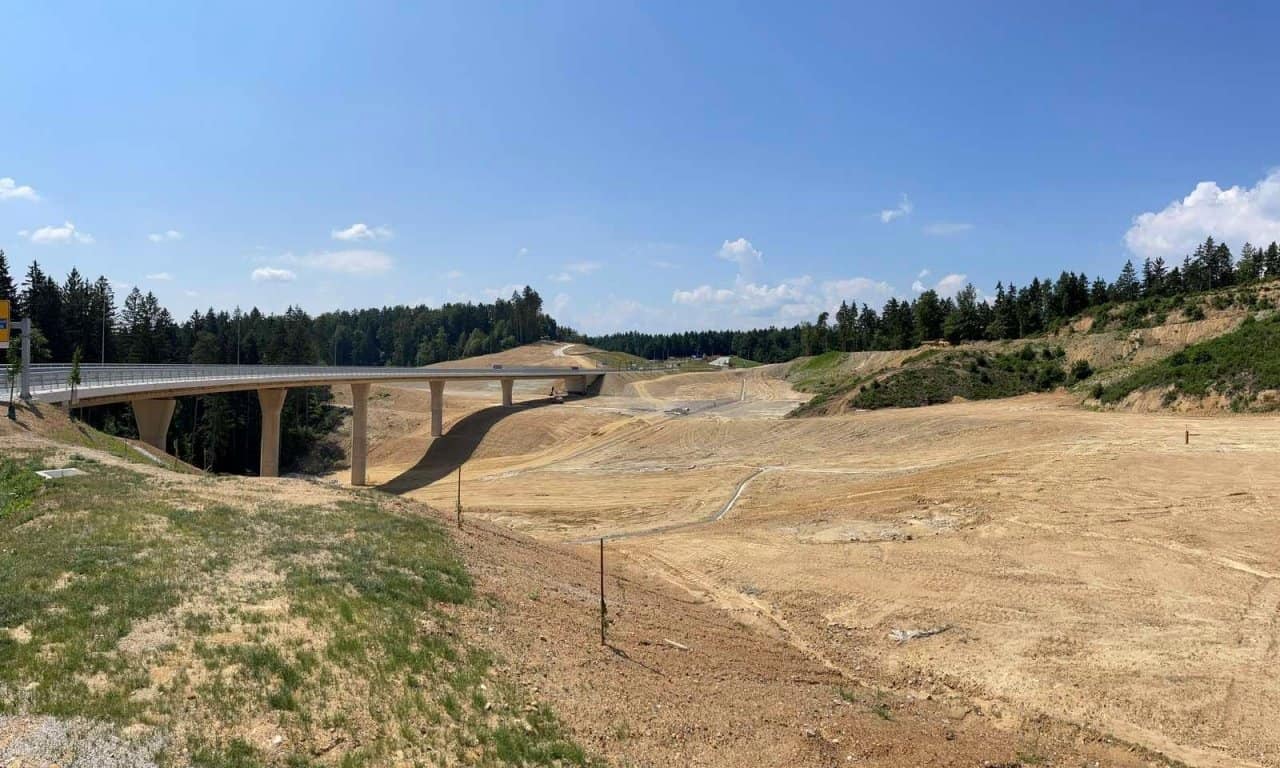 Zelena luč za gradnjo tretje razvojne osi na območju Škalskega jezera in Konovega
