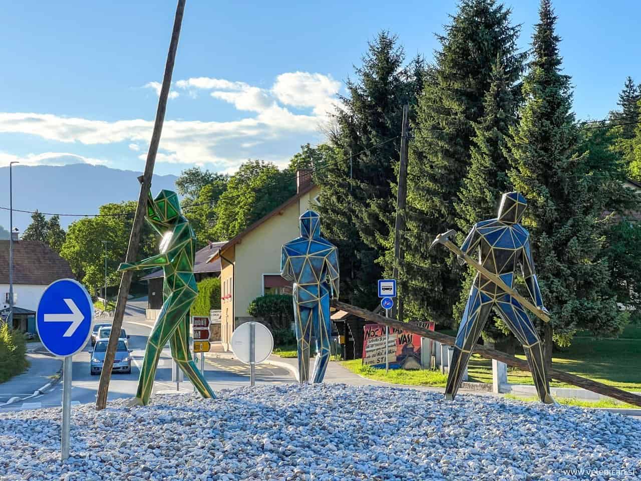 Krožišče v Letušu