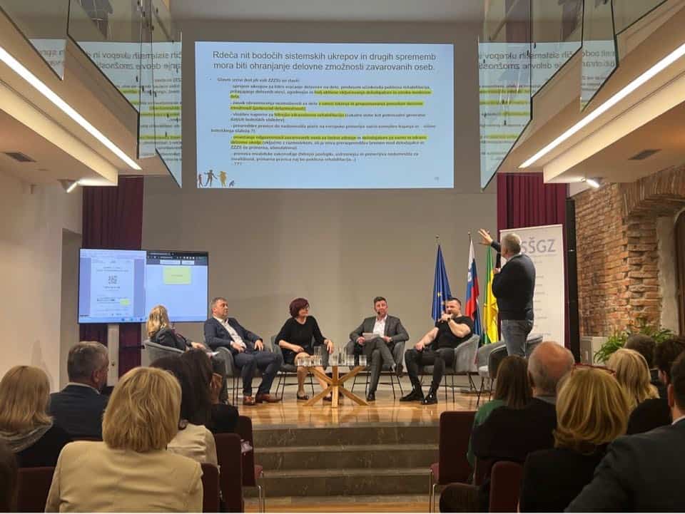 V ŽIVO: Okrogla miza Problematika bolniške odsotnosti - Kako naprej?