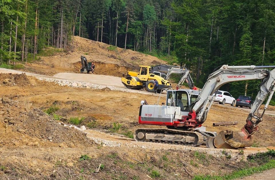 S ponedeljkom zapora Konovske ceste proti Škalam