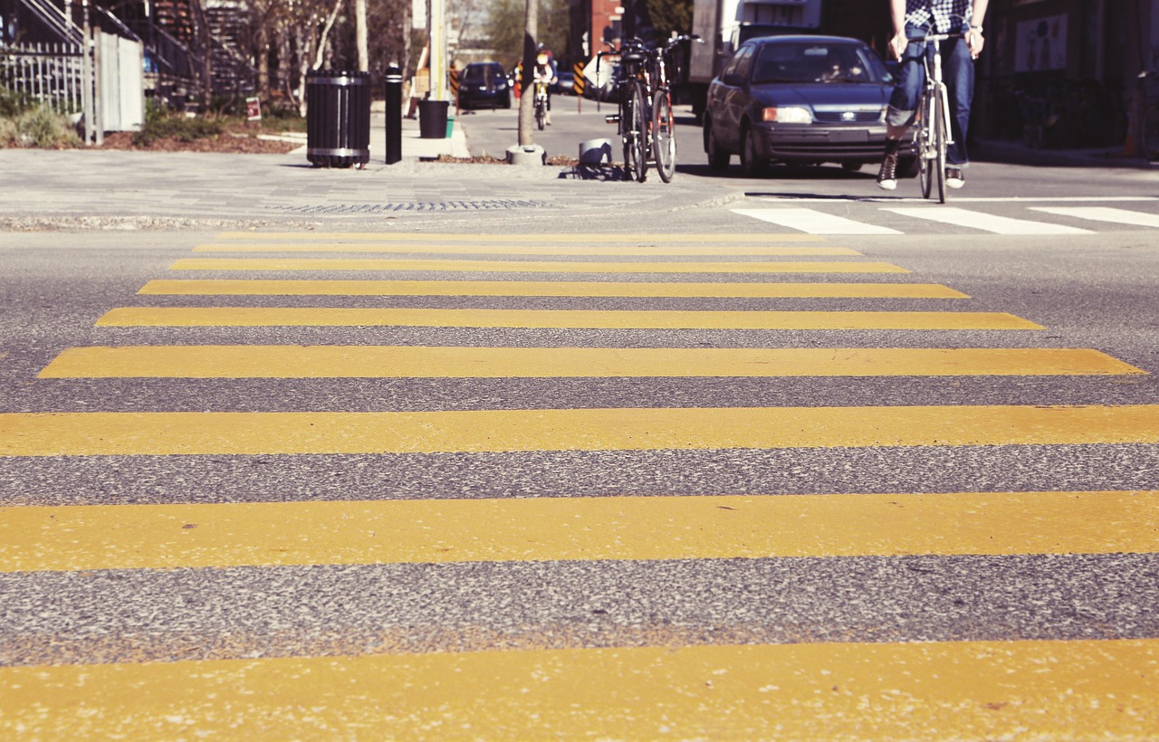 crosswalk-407023_1280