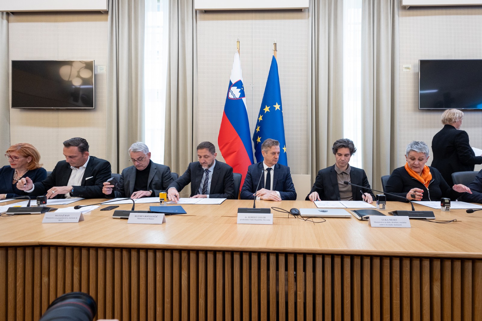 Podpis dogovora socialnih partnerjev o noveli zakona o pokojninskem in invalidskem zavarovanju.
