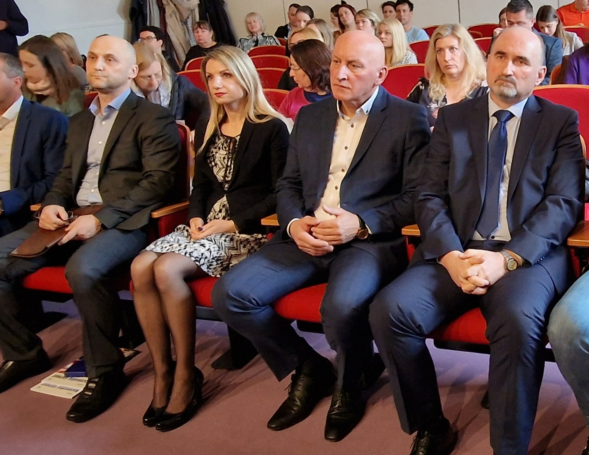 DS_posvet_15__FitMaxWzIwMDAsMjAwMCwiOTYwZTU2MGU5OCJd.4.2025