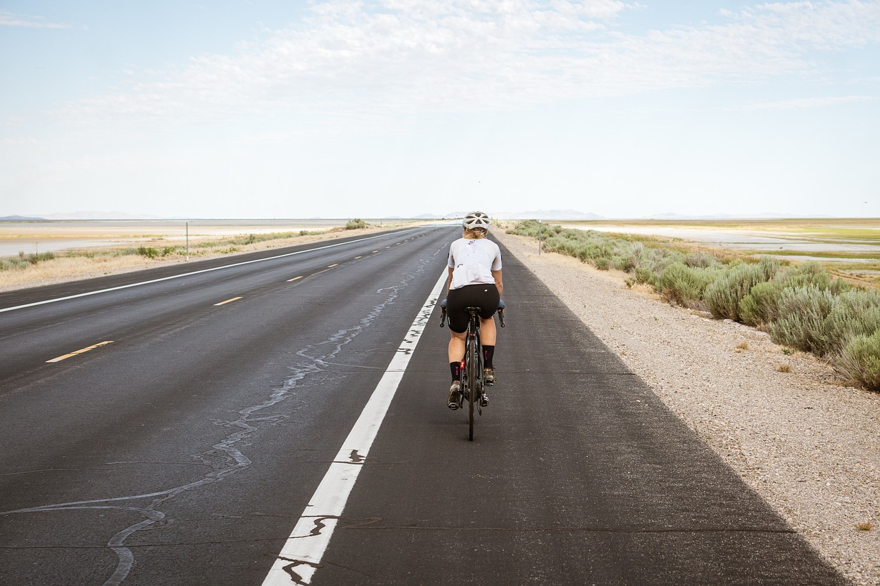 cyclist-5507225_1280