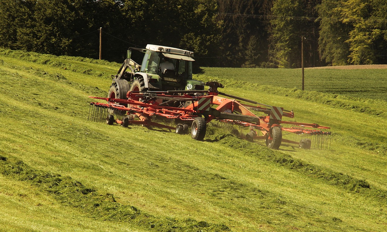 tractor-3382681_1280