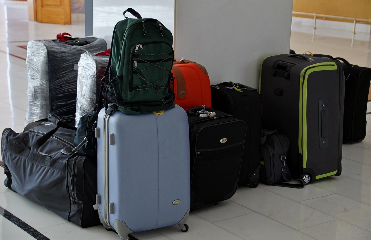 suitcase-811122_1280 (1)