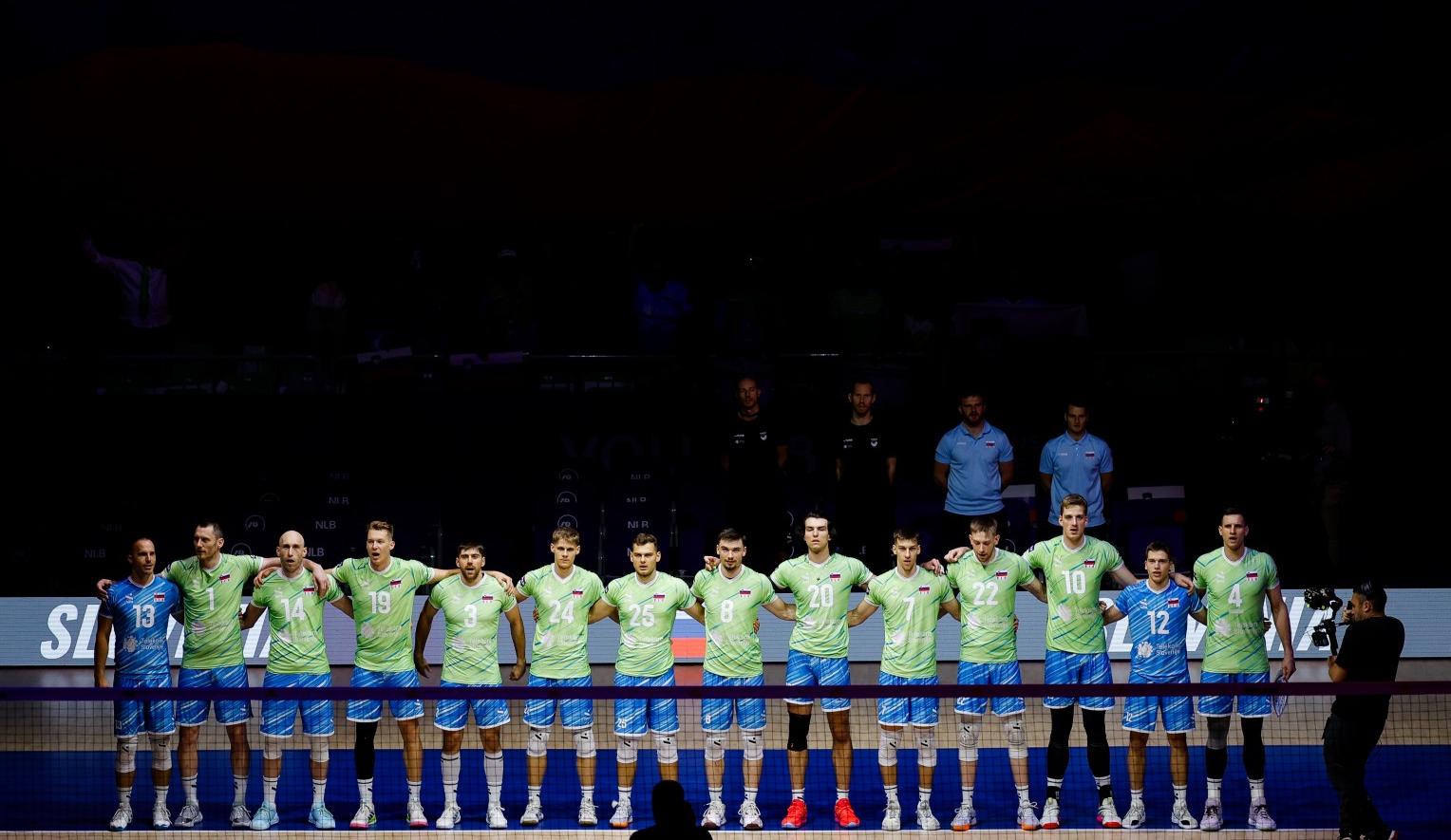 Odbojkarska liga narodov, 3. turnir: Slovenija - Nizozemska.
Slovenska odbojkarska reprezentanca.