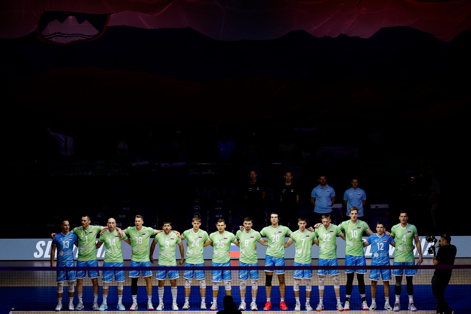 Odbojkarska liga narodov, 3. turnir: Slovenija - Nizozemska.
Slovenska odbojkarska reprezentanca.