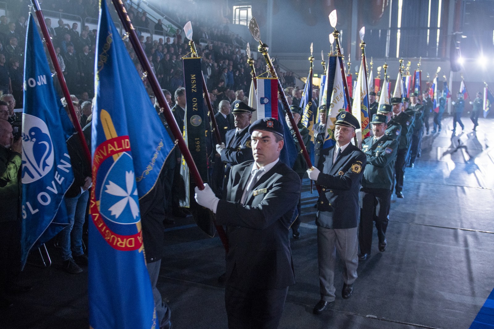 Osrednja slovesnost ob dnevu suverenosti in 27. obletnici odhoda zadnjega vojaka JLA iz Slovenije, ki sta jo organizirali Zveza veteranov vojne za Slovenijo in Zveza policijskih veteranskih drustev Sever.