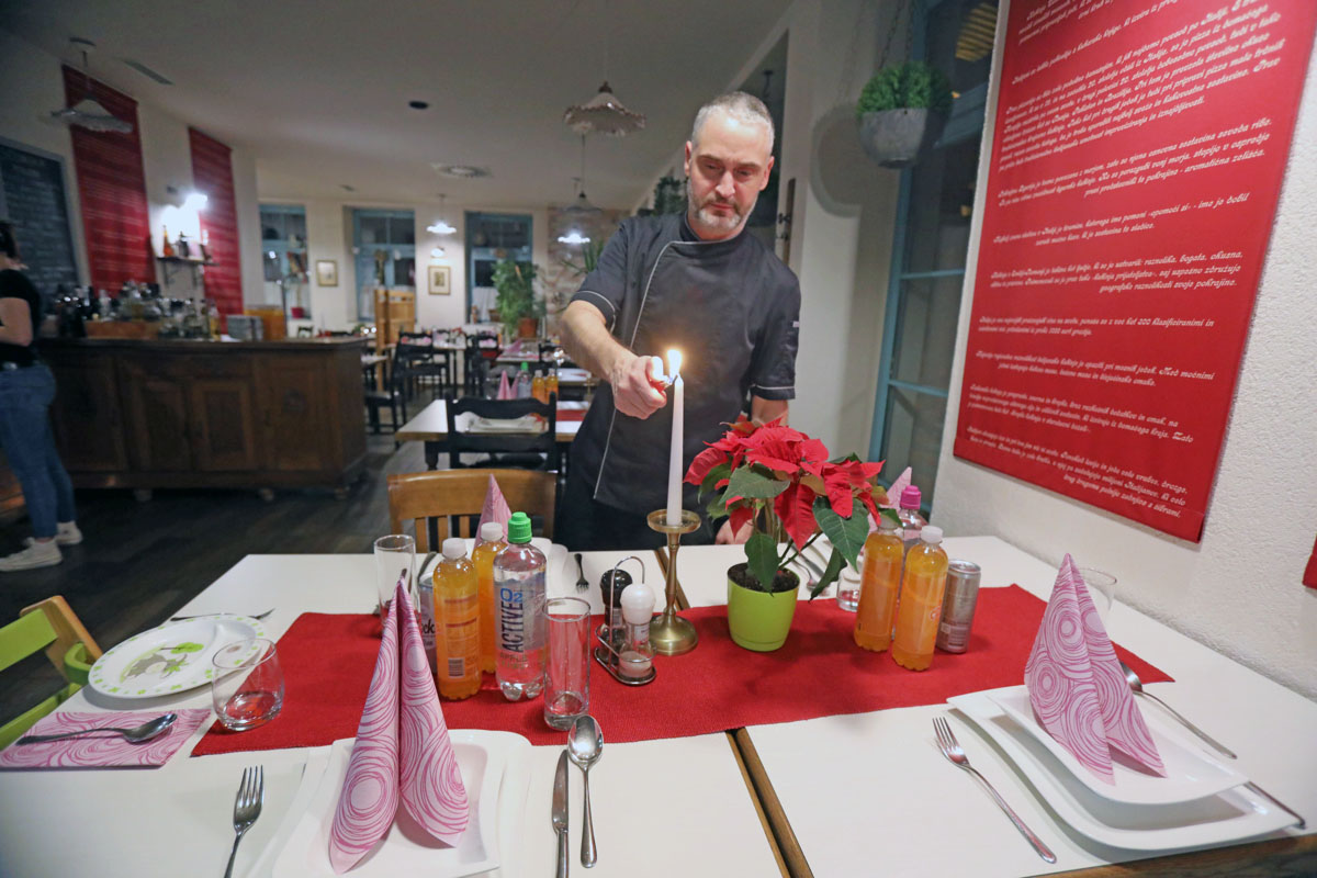 Maribor:     - Avtor : Igor Napast