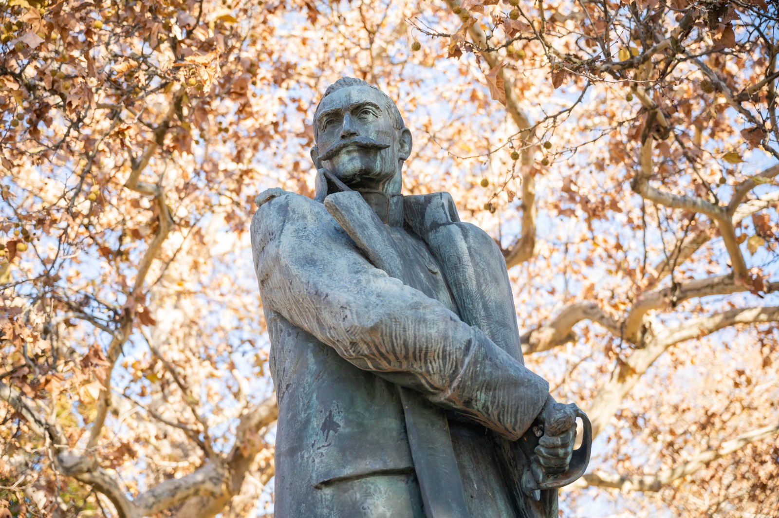 Garda Slovenske vojske je v imenu predsednice republike polozila venec k spomeniku generala Rudolfa Maistra.