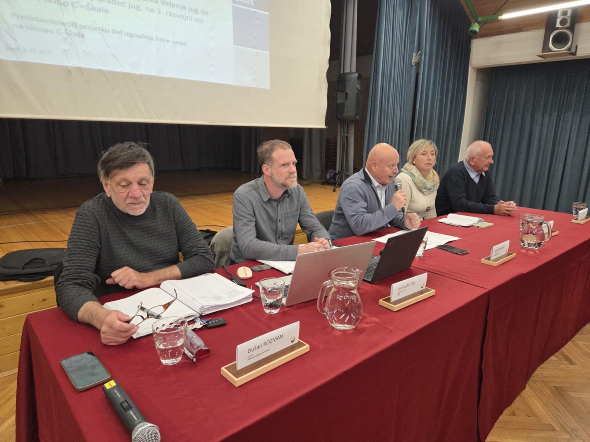 9322e70c-7125-45b0-a1fb-608085797d50